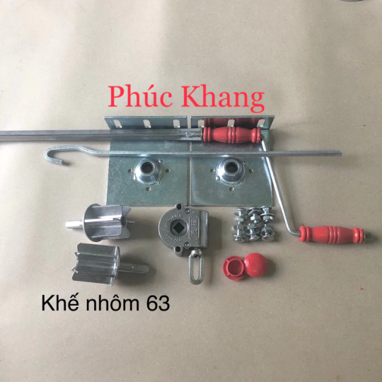 Bộ phụ kiện mái bạt thả, bạt cuốn - Bát vuông mạ kẽm dày 4li, kèm tay quay 1.5m